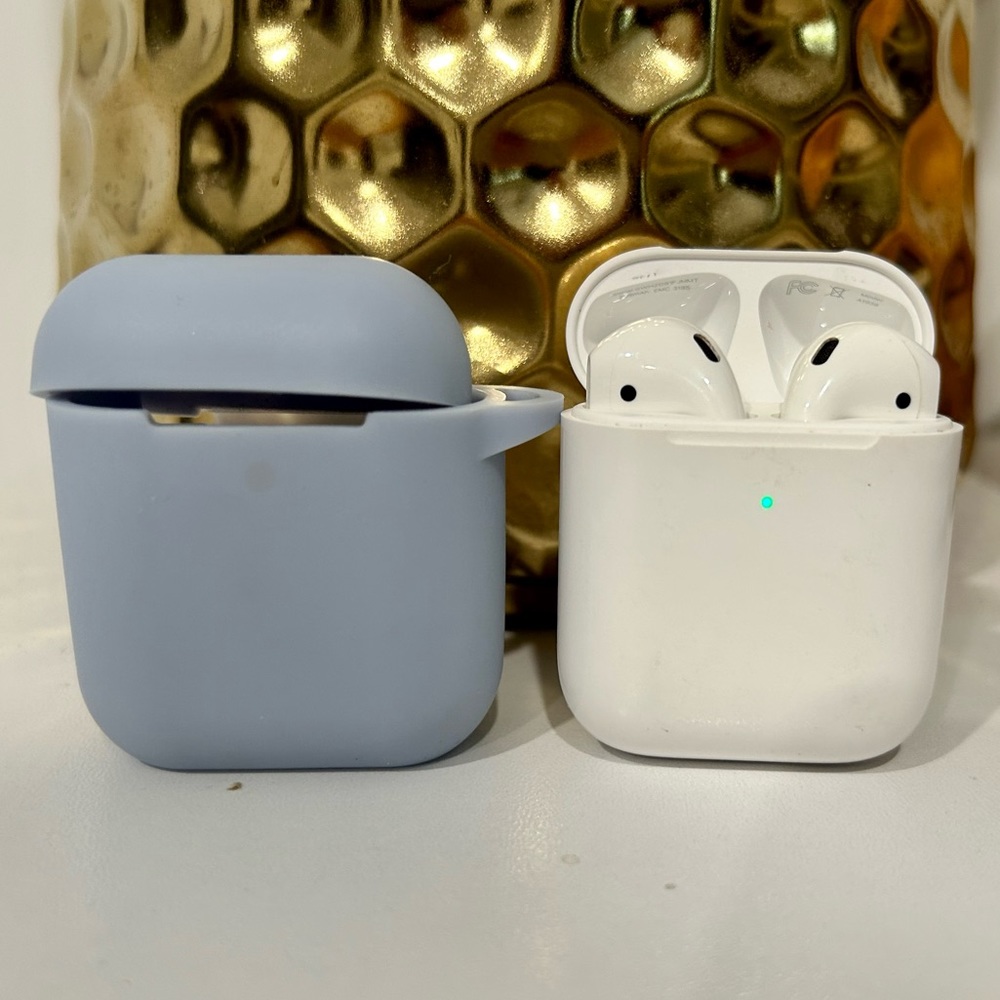 Apple AirPods 2nd Generation